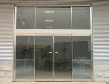 不銹鋼玻璃自動(dòng)感應(yīng)門 不銹鋼玻璃自動(dòng)感應(yīng)門