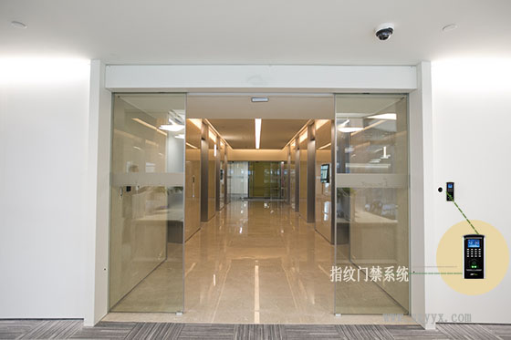 鋼化玻璃自動(dòng)門(mén)-騰訊案例圖片